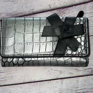 Nine & Company wallet  